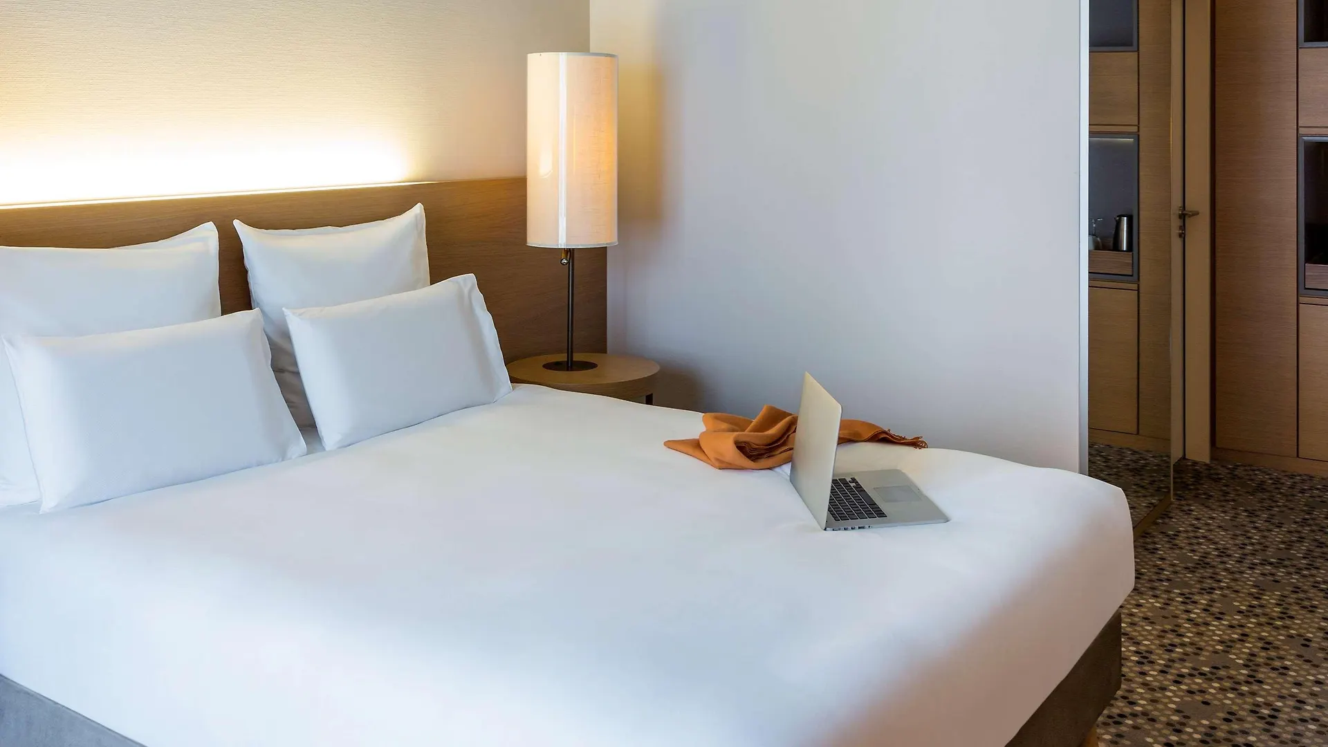 Pullman Basel Europe Hotel 4*,
